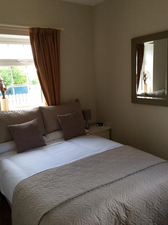 Glenvale Self Catering Hostal Riverstown  Exterior foto